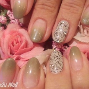 スモーキーカラーネイル